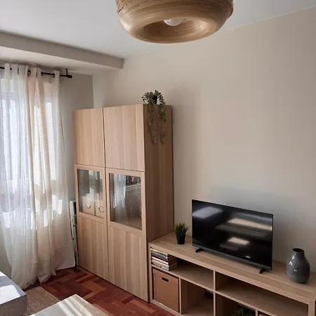 Cozy - 1 Min To San Lorenzo Beach, Apartment Gijón